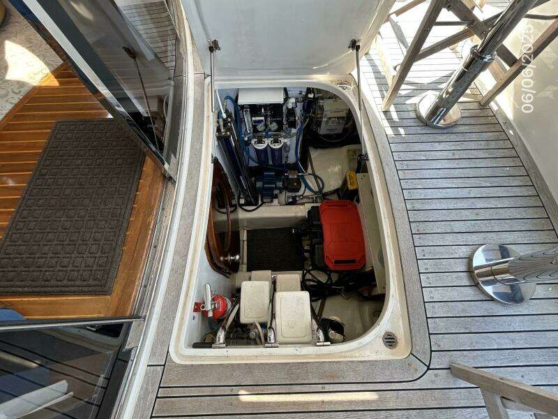 54' Pama Aftdeck-lazarette-engine room access
