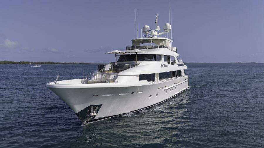 2014-Westport-40M-Yacht-For-Sale-Bahamas.jpg