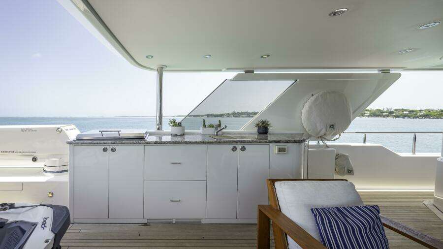 2014-Westport-40M-Yacht-For-Sale-Bahamas.jpg