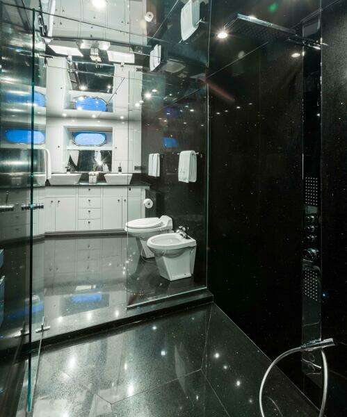 UNBRIDLED 116ft Westport   Crescent Yacht For Sale