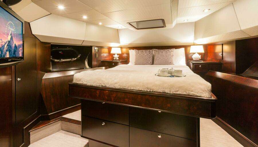 UNBRIDLED 116ft Westport   Crescent Yacht For Sale