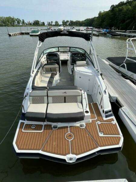 26ft Monterey Yacht For Sale