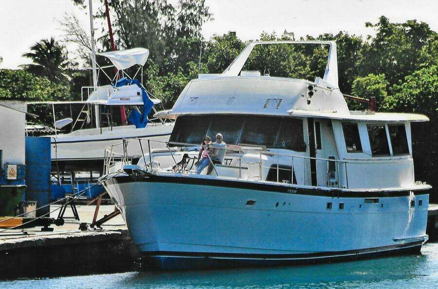 61ft Hatteras Yacht For Sale