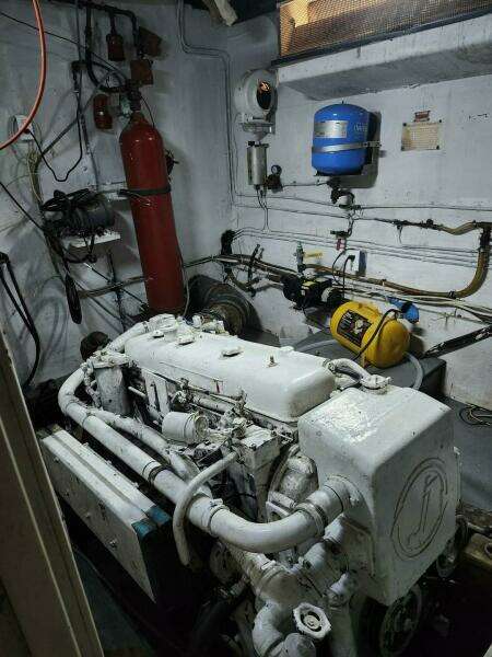 61ft Hatteras Yacht For Sale