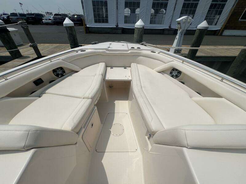 33ft Grady White Yacht For Sale