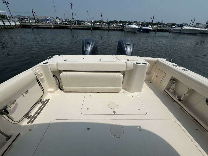 33ft Grady White Yacht For Sale