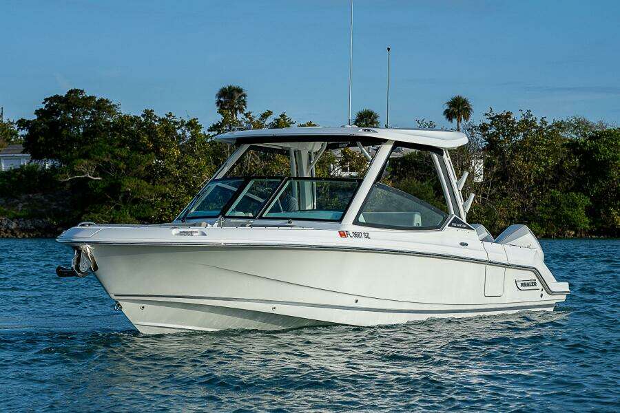 28ft Boston Whaler Yacht For Sale