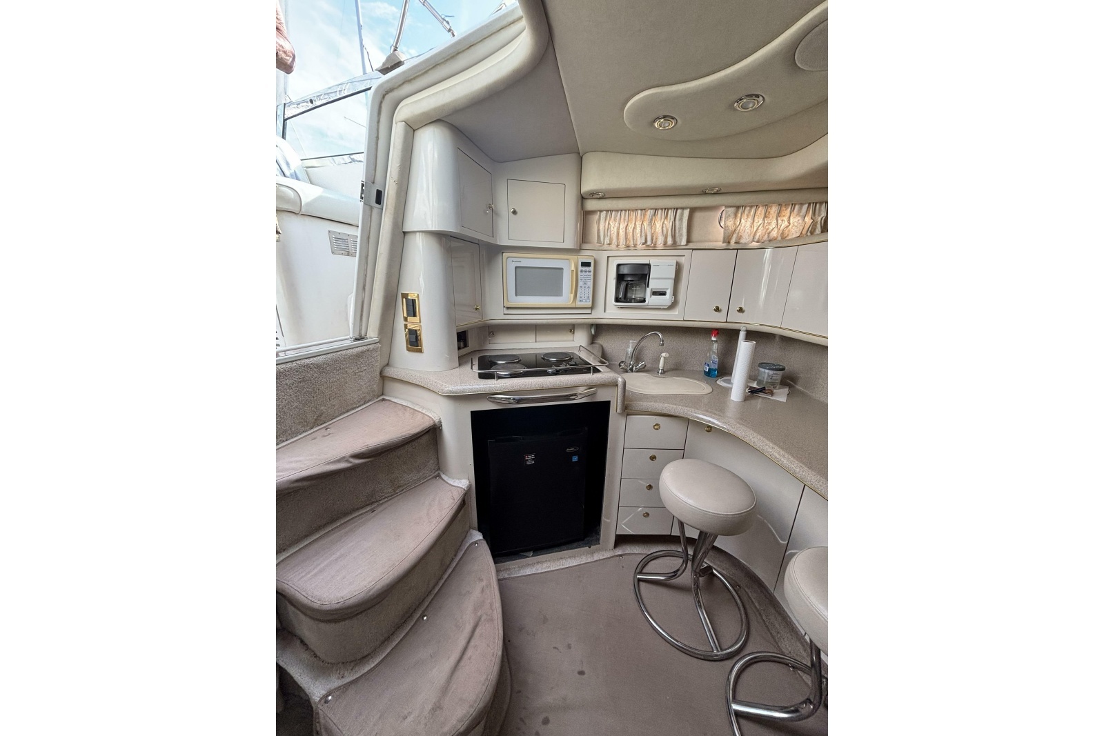 1997 Sea Ray 370 Sundancer