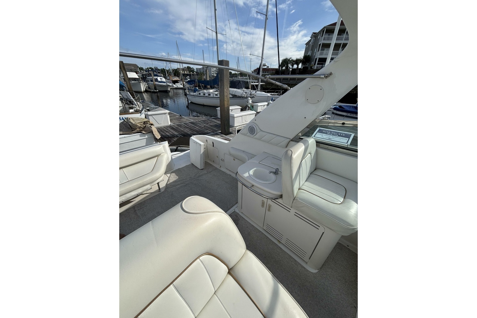 1997 Sea Ray 370 Sundancer