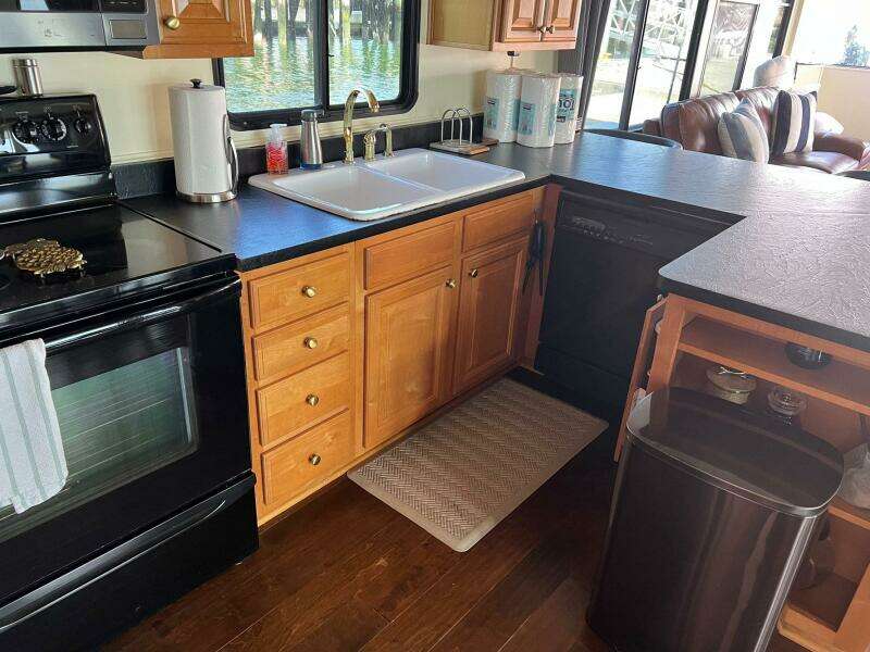 Alinea 75ft Sumerset Yacht For Sale