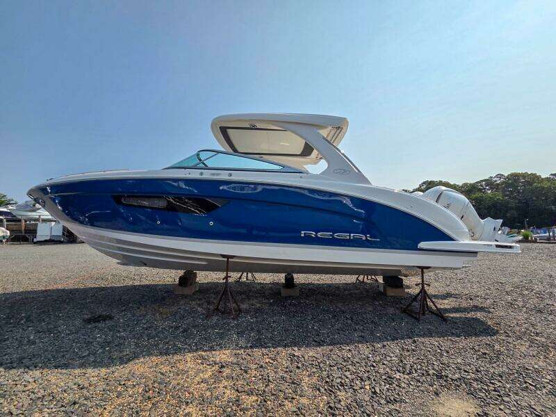 33ft Regal Yacht For Sale