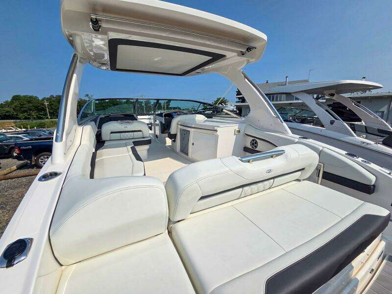 33ft Regal Yacht For Sale