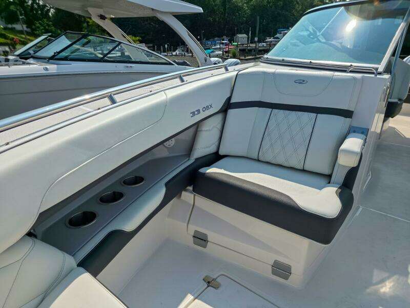 33ft Regal Yacht For Sale