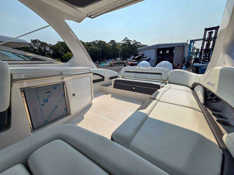 33ft Regal Yacht For Sale