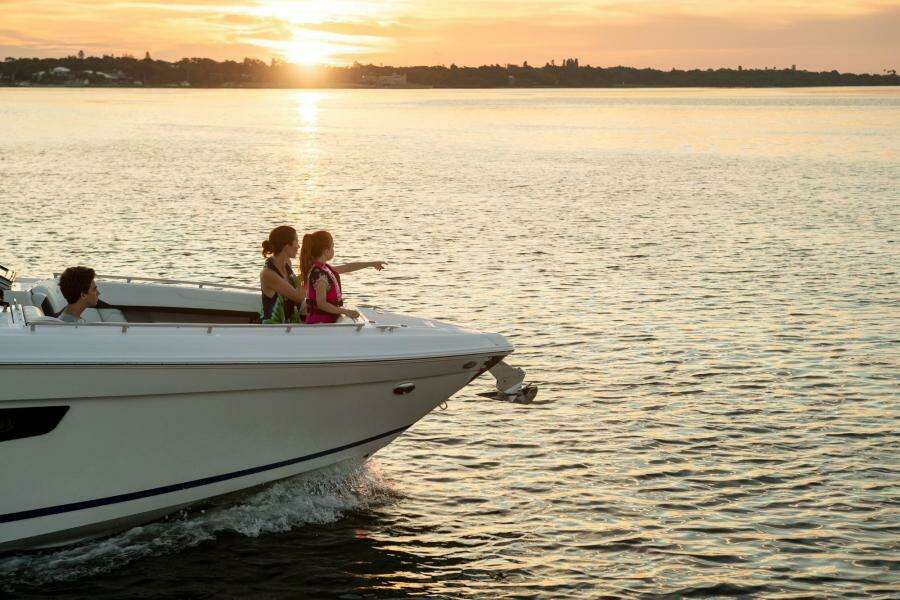 33ft Regal Yacht For Sale