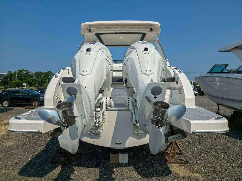 33ft Regal Yacht For Sale