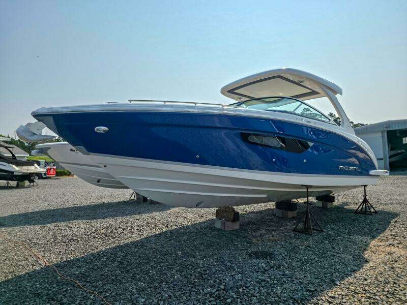 33ft Regal Yacht For Sale