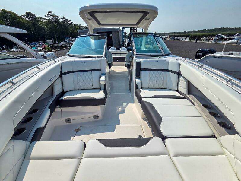 33ft Regal Yacht For Sale