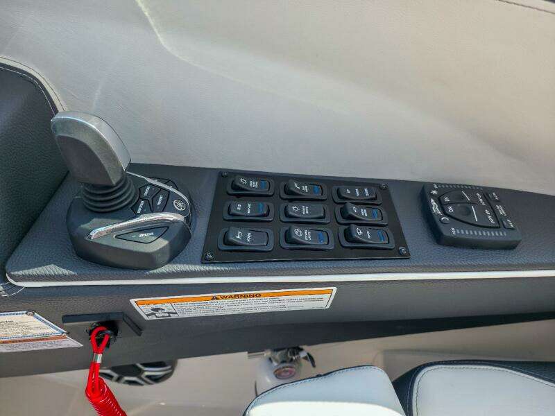 33ft Regal Yacht For Sale