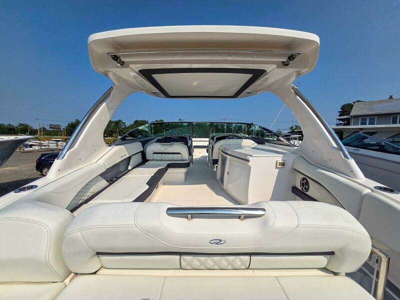 33ft Regal Yacht For Sale