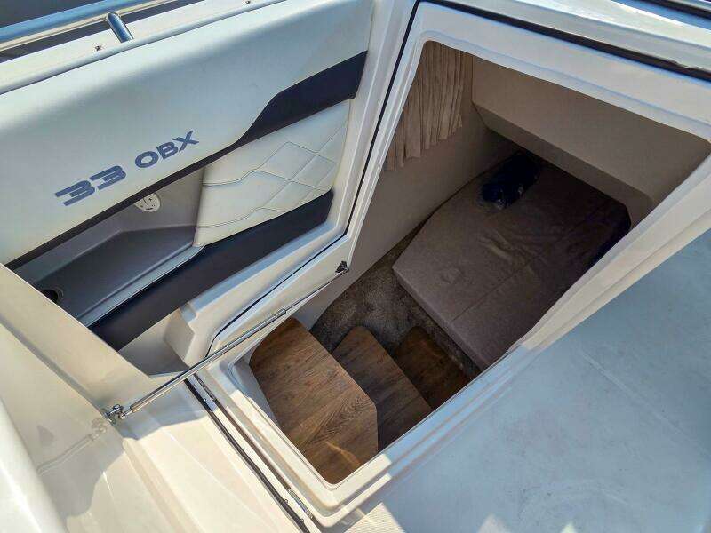 33ft Regal Yacht For Sale