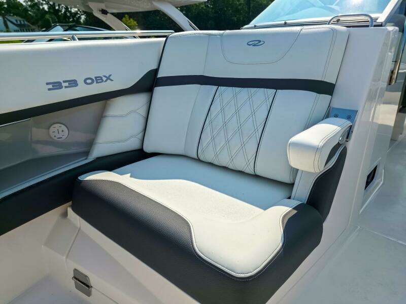 33ft Regal Yacht For Sale