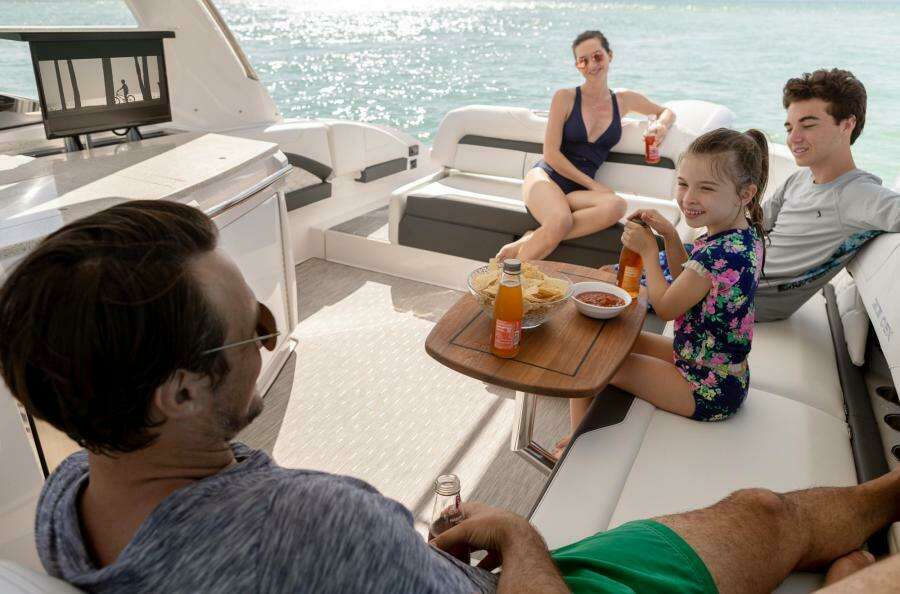 33ft Regal Yacht For Sale