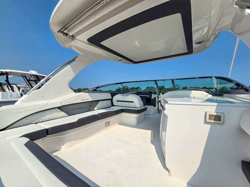 33ft Regal Yacht For Sale