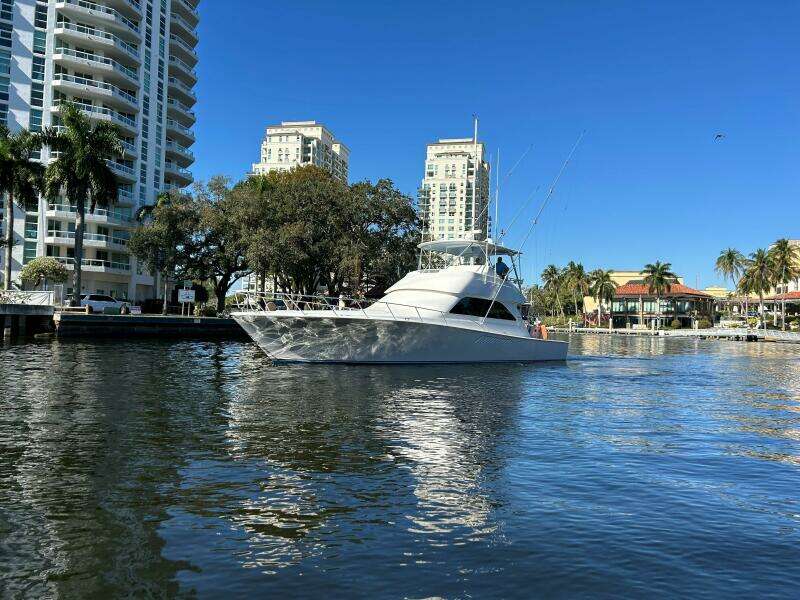 2006 Viking 52 Convertible