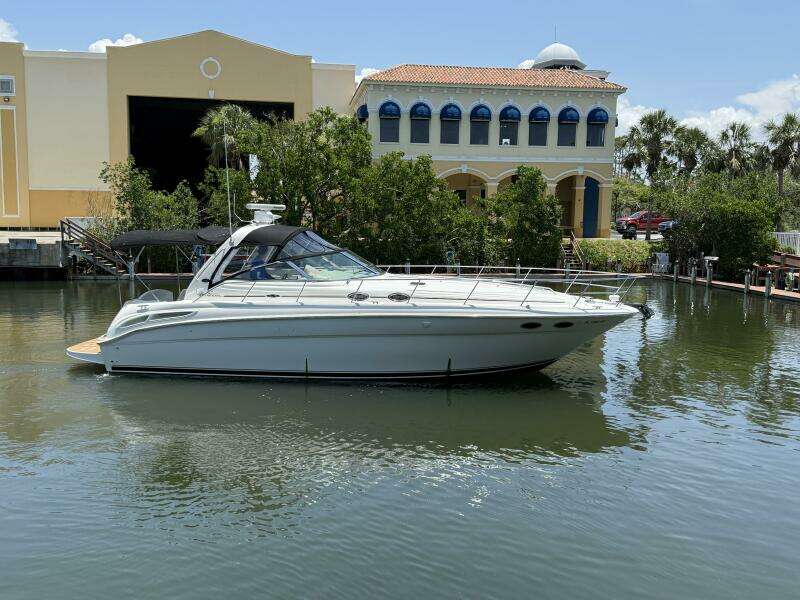 38ft Sea Ray Yacht For Sale