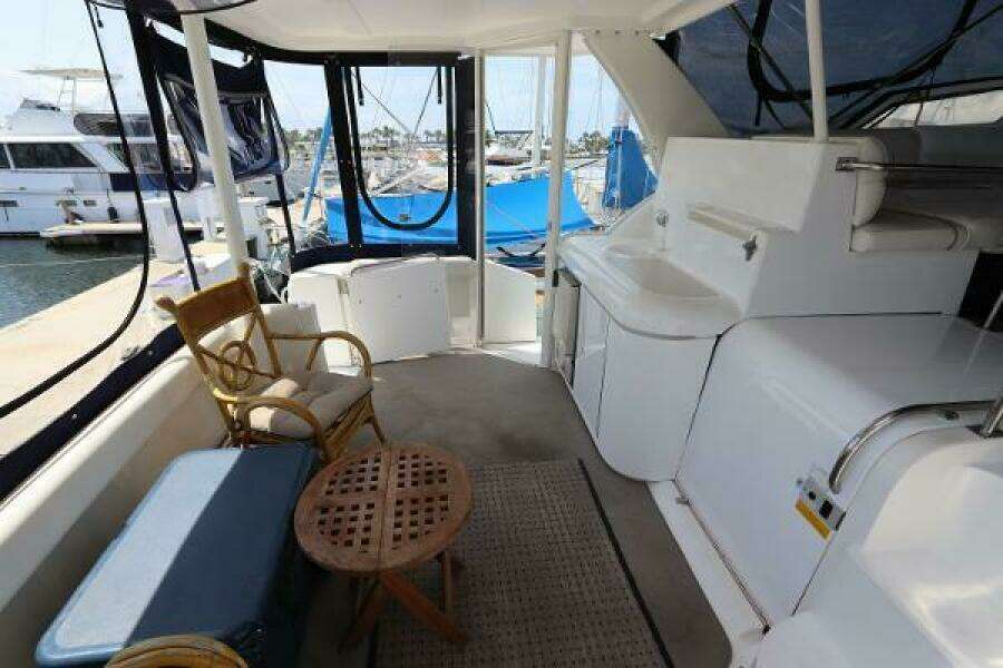 37ft Cruisers Yachts Yacht For Sale