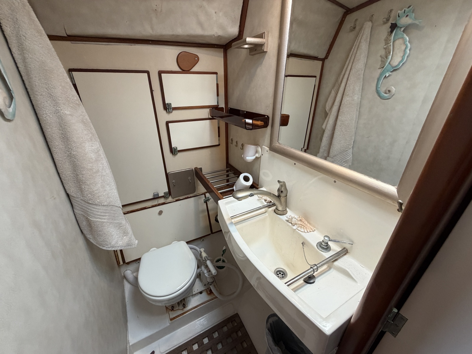 52' 1980 Amel Mango 52