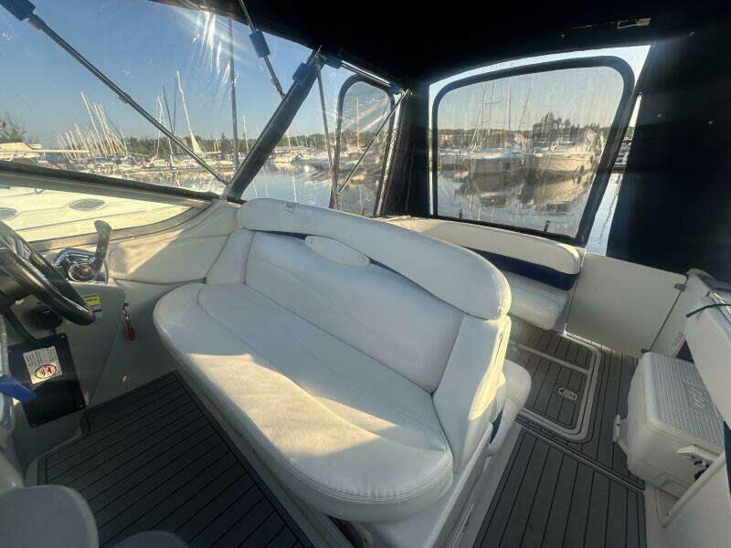 26ft Four Winns Yacht For Sale