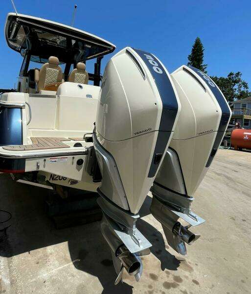 Chris Craft 30 Catalina- Engines