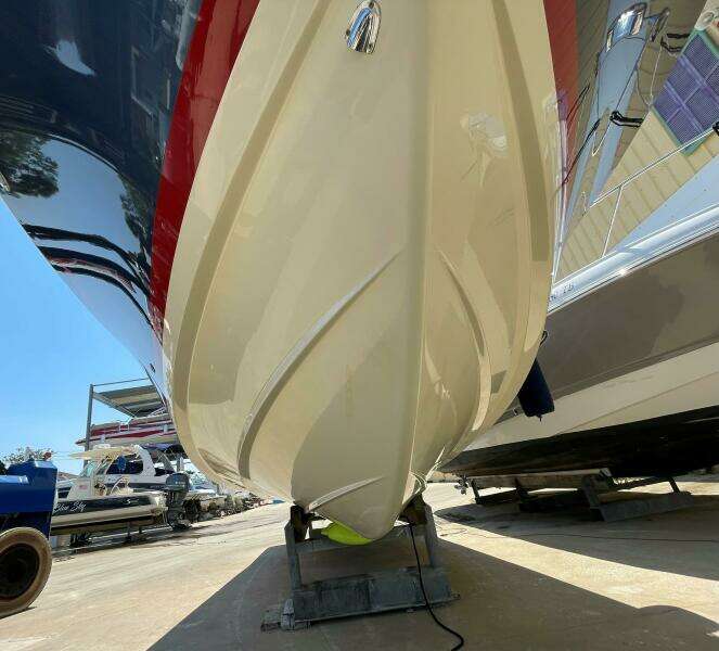 Chris Craft 30 Catalina- Hull