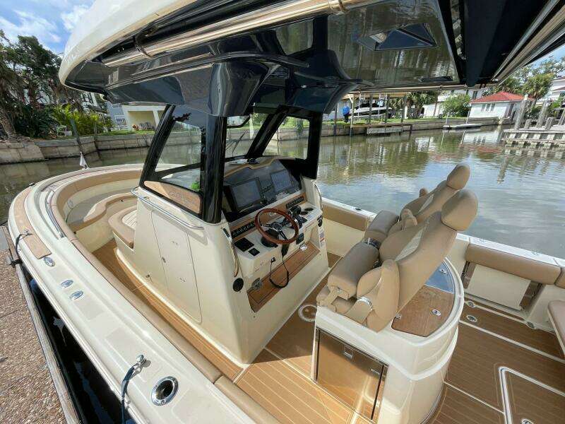 Chris Craft 30 Catalina- Helm