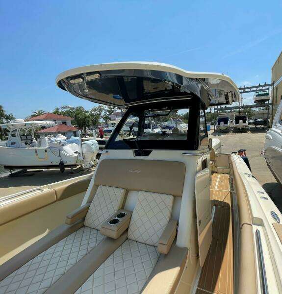 Chris Craft 30 Catalina- Center Console