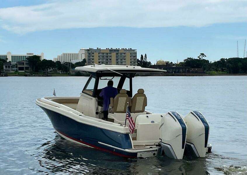 Chris Craft 30 Catalina- Profile