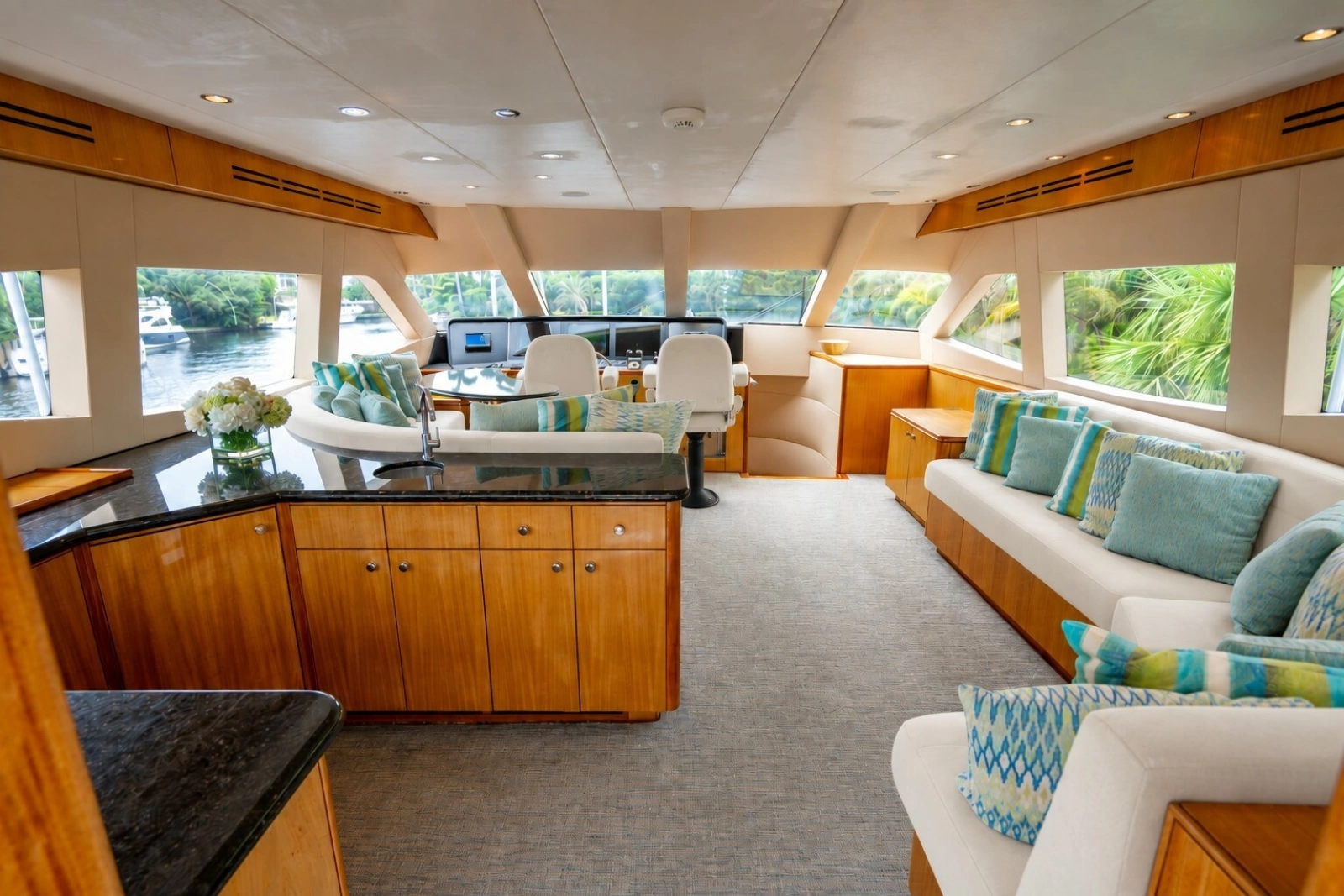 2007 Hatteras Enclosed Bridge MY