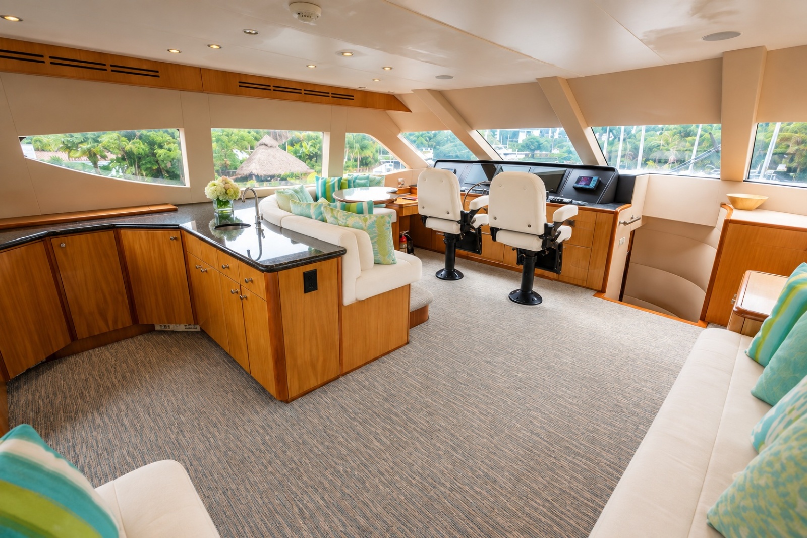 2007 Hatteras Enclosed Bridge MY