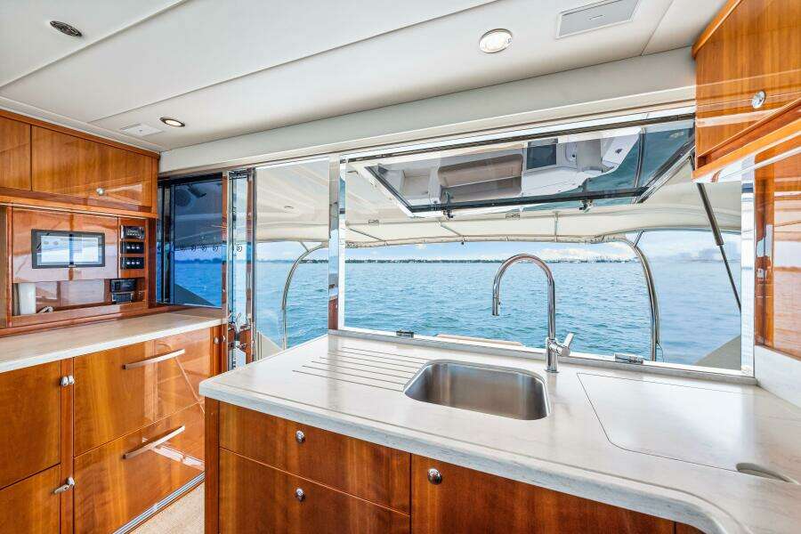 BOA Vida  57ft Riviera Yacht For Sale