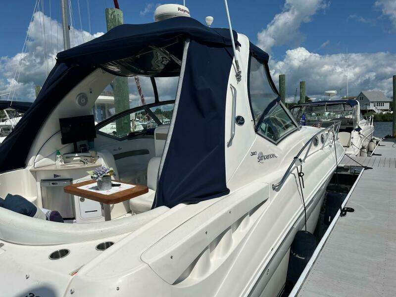 ALLIE  amp  EMMIE 32ft Sea Ray Yacht For Sale