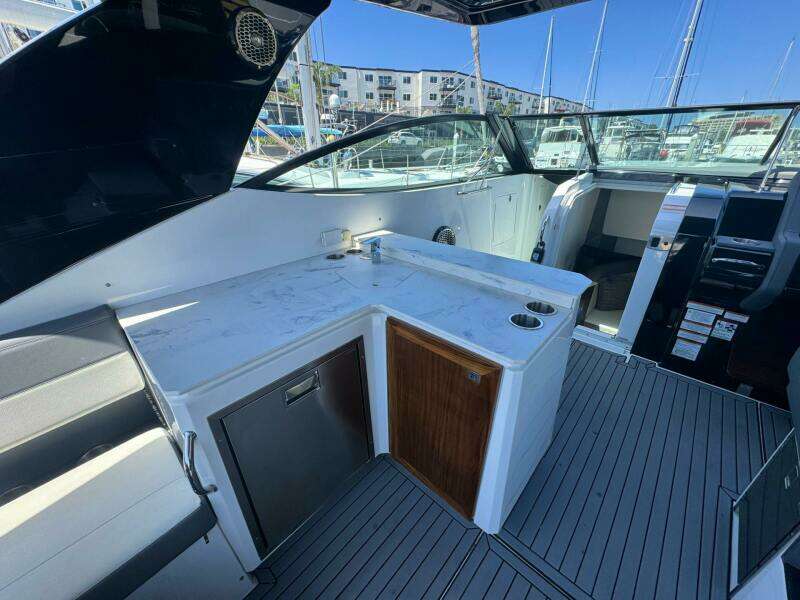 TRUE 38ft Cruisers Yacht For Sale TRUE 38ft Cruisers Yacht For Sale