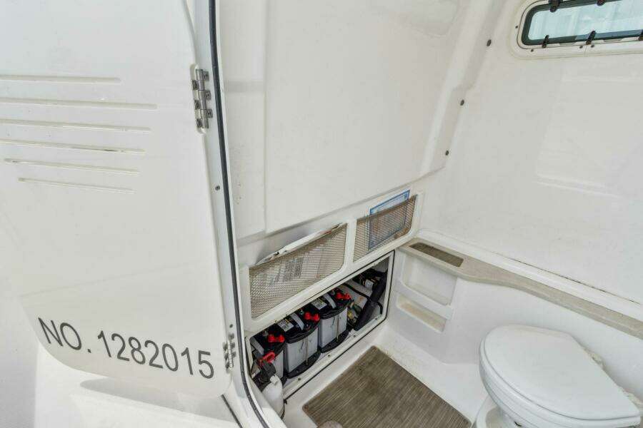 27ft Everglades Yacht For Sale
