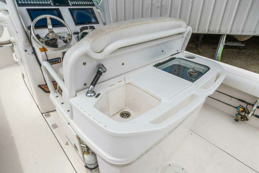 27ft Everglades Yacht For Sale