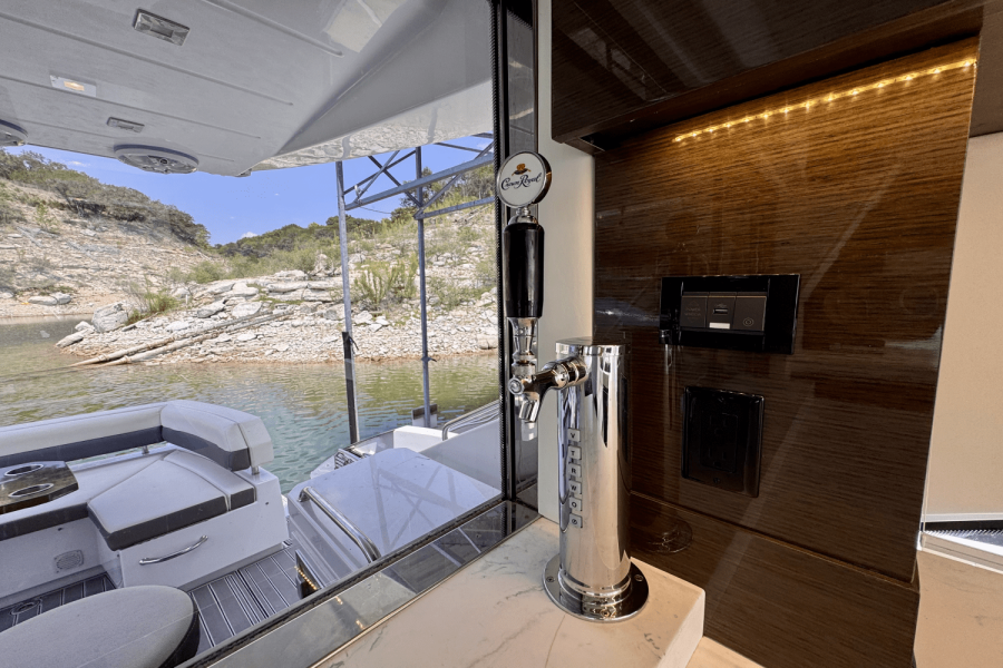 60ft Cruisers Yachts Yacht For Sale