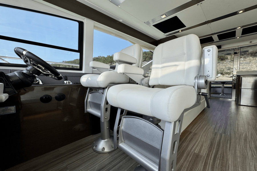 60ft Cruisers Yachts Yacht For Sale