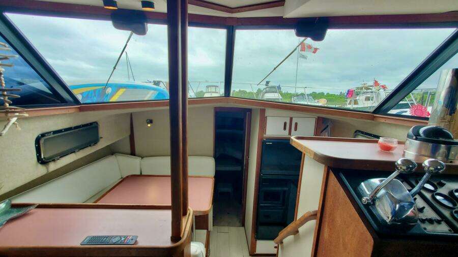 Liquid Asset 36ft Carver Yacht For Sale