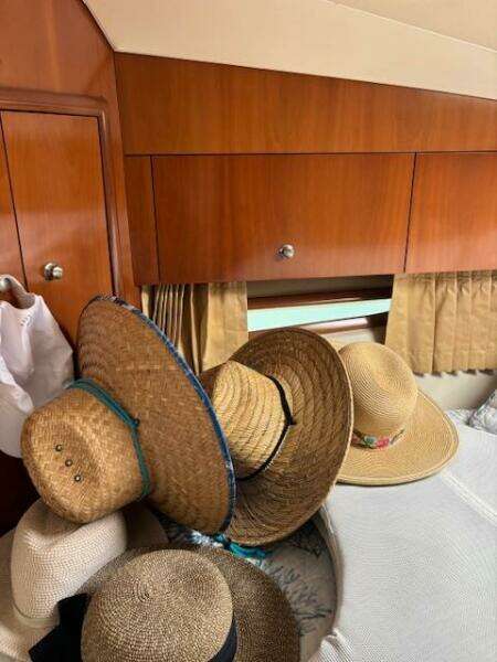49ft Carver Yacht For Sale
