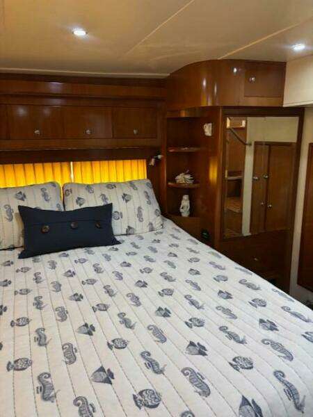 49ft Carver Yacht For Sale